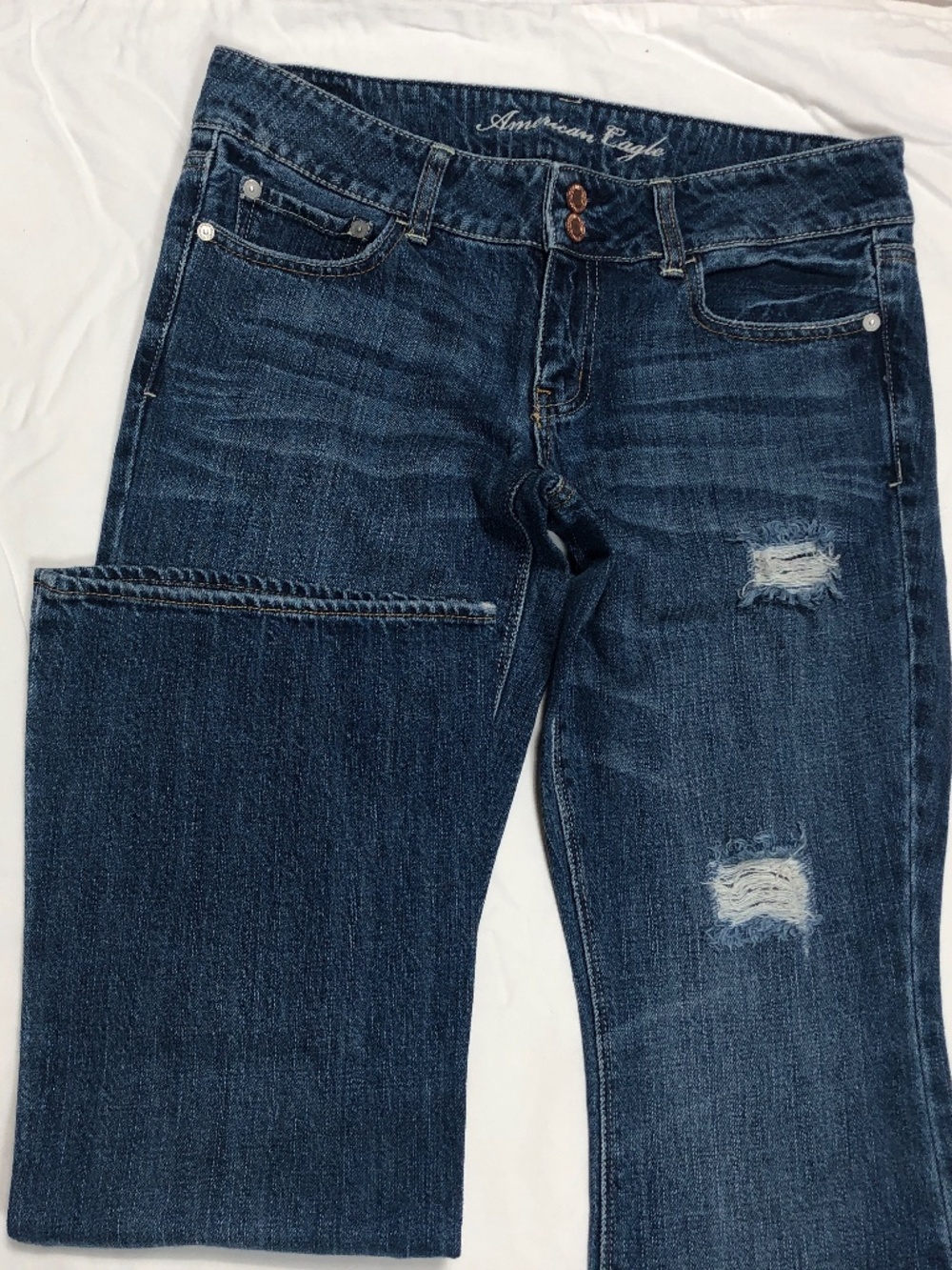American Eagle womens jeans Artist 6 short flare stretch med wash low rise